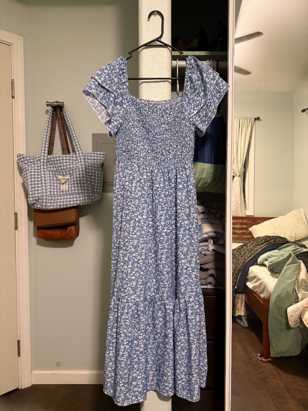 blue dress